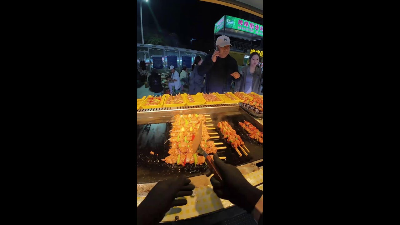 Delicious food live