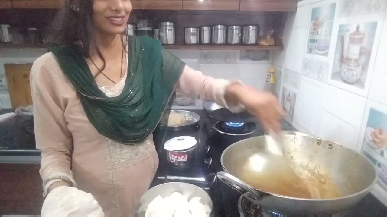 बहु की रसोई 🧑‍🍳। आज बना पनीर मसाला#homecooking #daily vlog #bahu❣️🤔😍