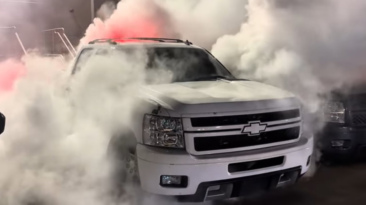 Houston truck meet gets wild !
