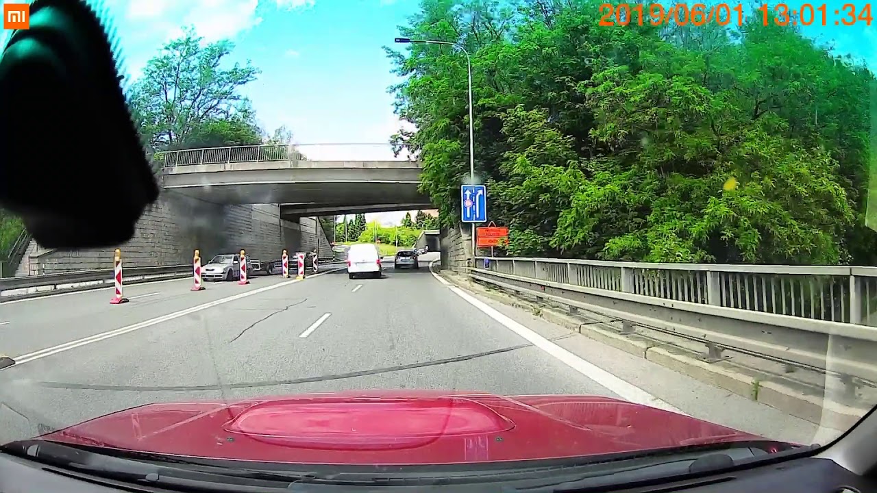 Cyklisté v protisměru, vážná nehoda a nedání přednosti - Mix 167.