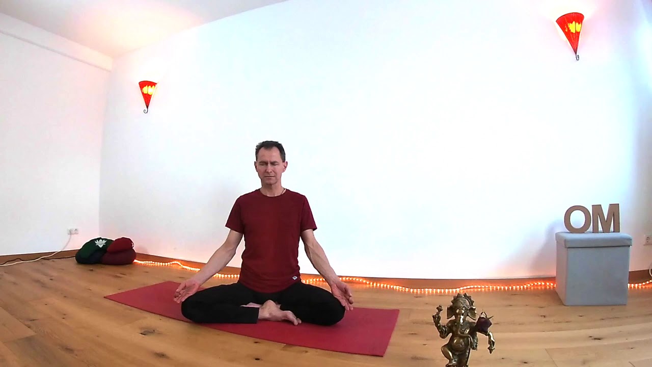 Hatha Yoga Mittelstufe - YogaStudio OM