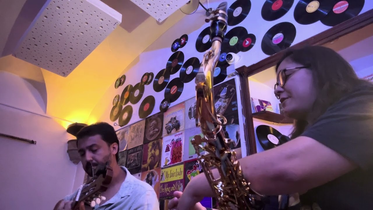 Blue Bossa - Tenor Sax and Guitar (Duo Dias) COVER