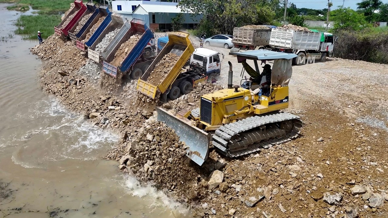 Open Mind With Impressive Small Bulldozer Skill Work D31P KOMAT'SU Pushing Stone Into Water