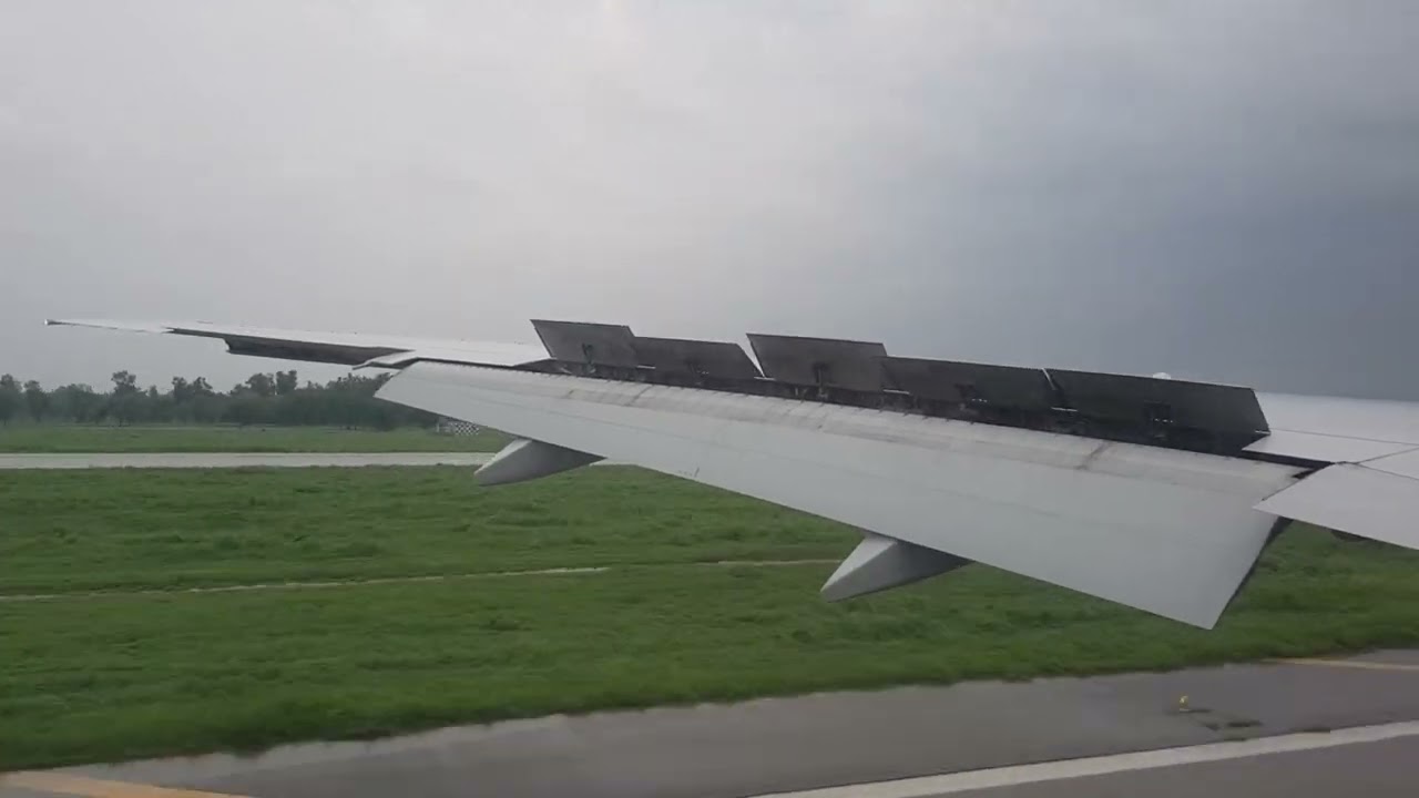 Emirates Boeing 777 Landing Lahore | LHE | OPLA | 2020