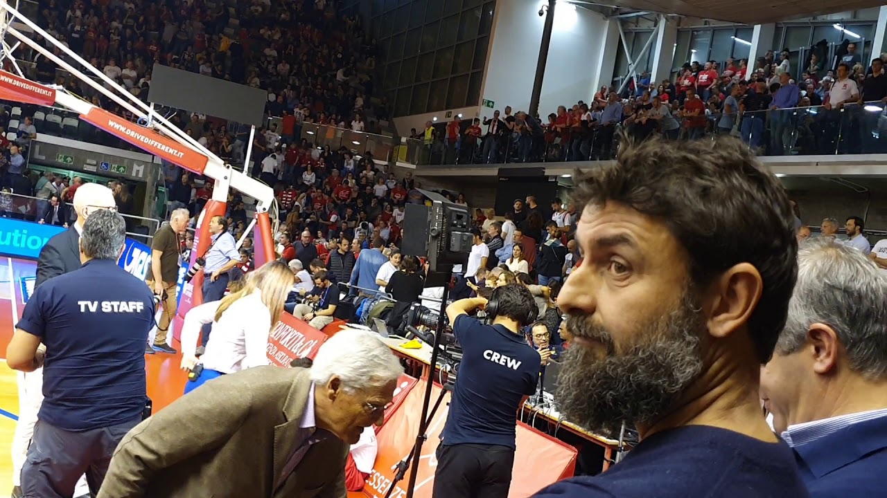 Basket, Reggiana-Virtus Bologna 59-79. I tifosi bianconeri: 