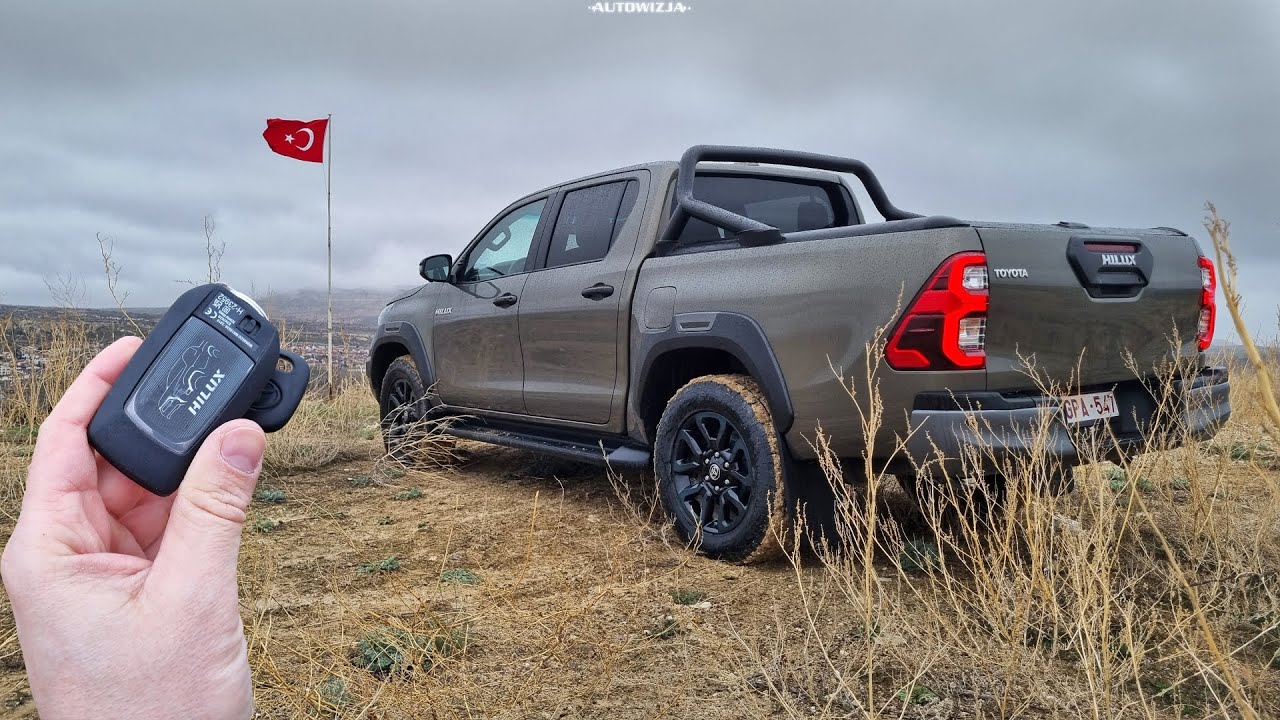 Toyota Hilux (2025) 2.8 D-4D MHEV 48V 204 6 A/T 4x4 TEST Walka z normami [4k]