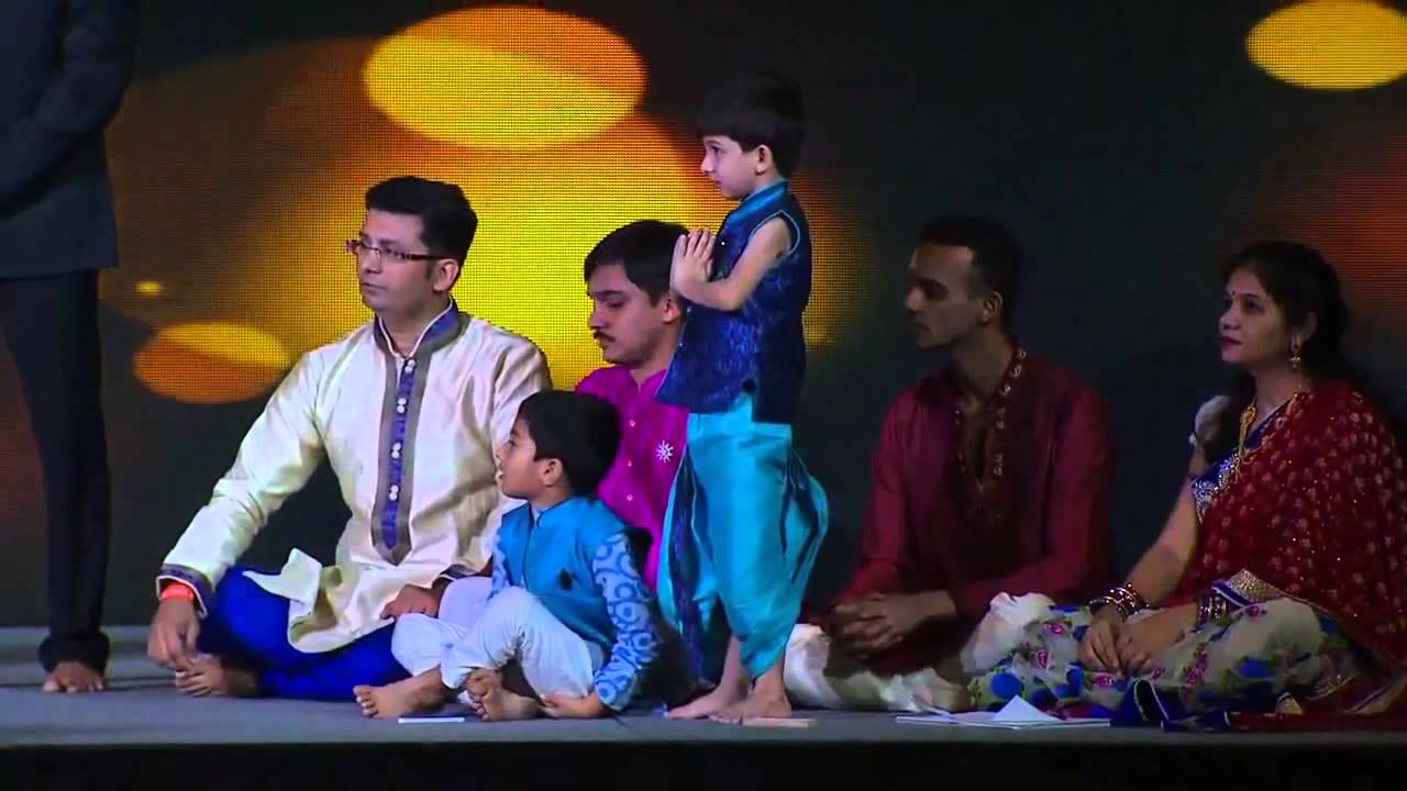 Prime Minister Narendra Modi in Singapore 24 Nov 2015  Vasudhaiva Kutumbakam drama