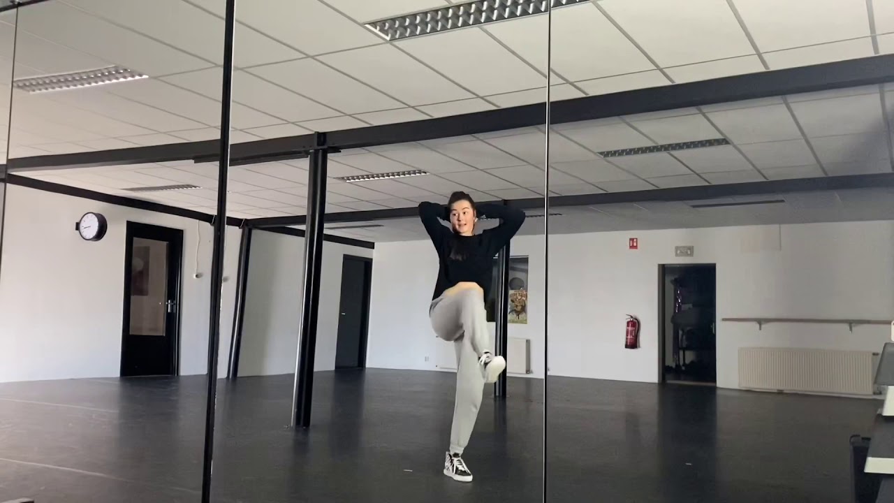 Dansstudio Maaike Online | Hiphop 14 + NOA  Dinsdag