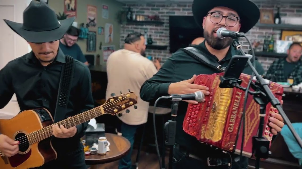 Mi Negocio - Leo y Los Caballeros