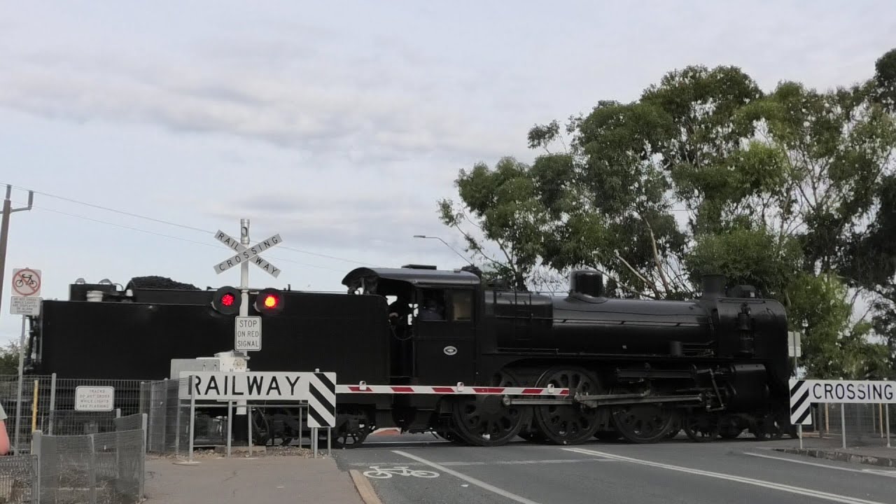 Level Crossing, Bendigo VIC, Australia.