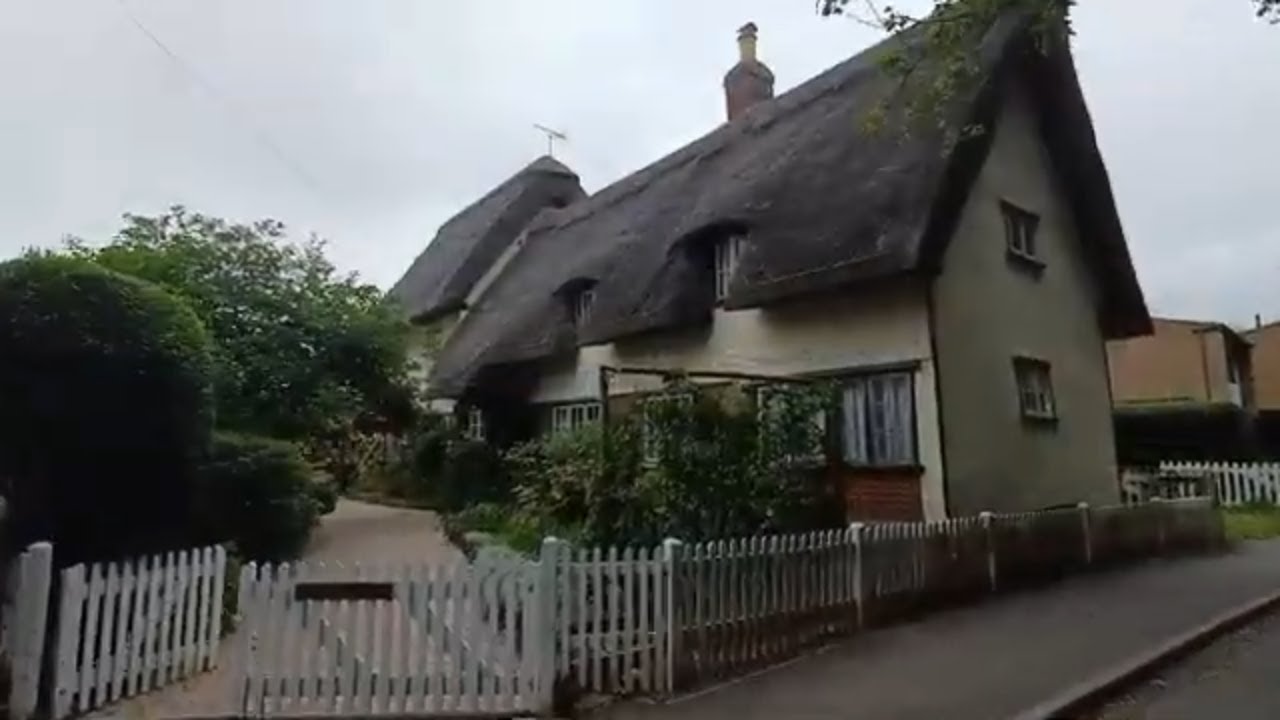 BUNTINGFORD  TOWN  HERTFORDSHIRE  ENGLISH COUNTYSIDE WALK