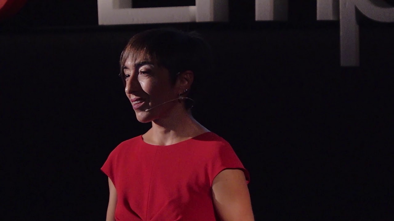 La condanna della bellezza: come rompere l'obbligo morale delle donne | Chiara Piazzesi | TEDxEmpoli