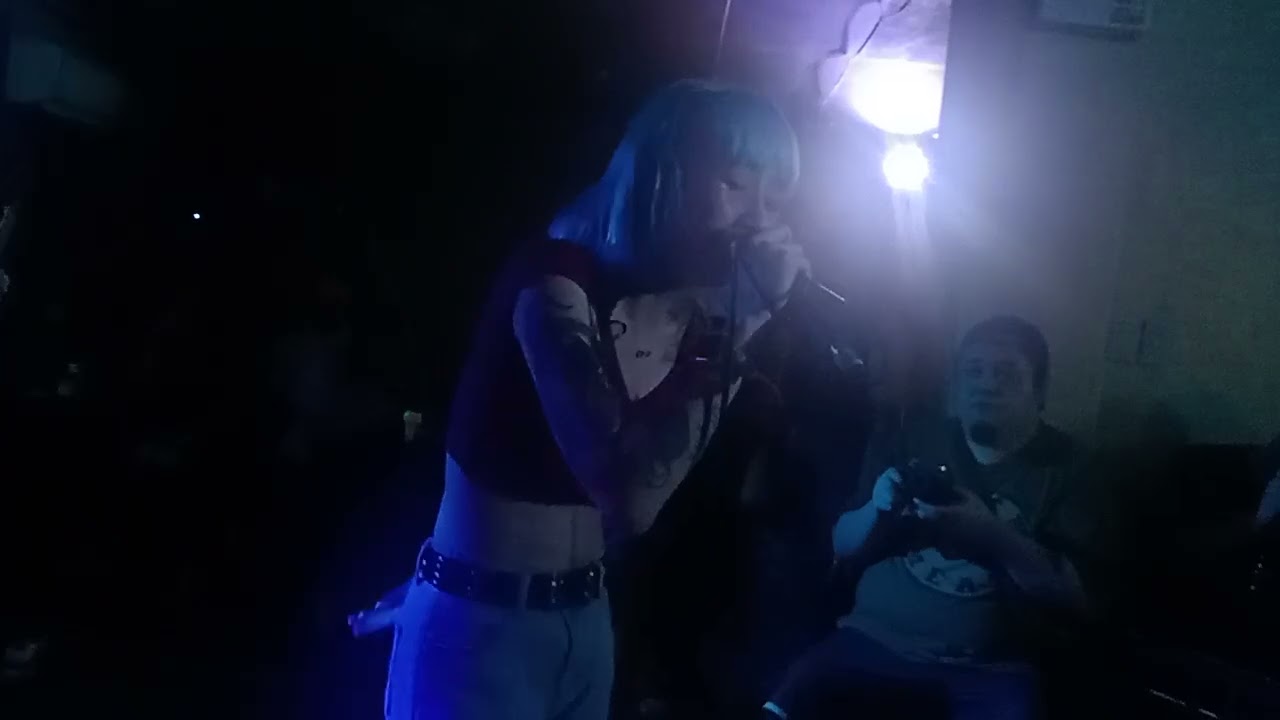Fiona - Iba na pala Live: Sagujio Makati YR Paramore Night
