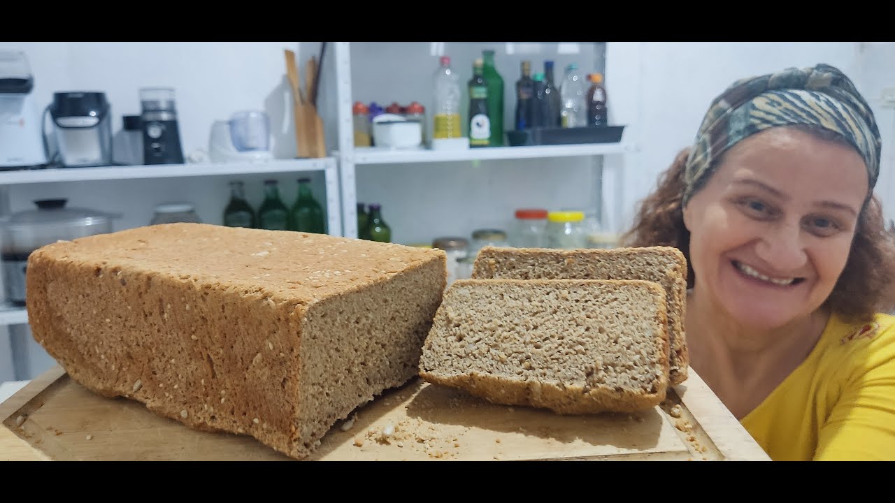 Pão integral feito com okara e sementes