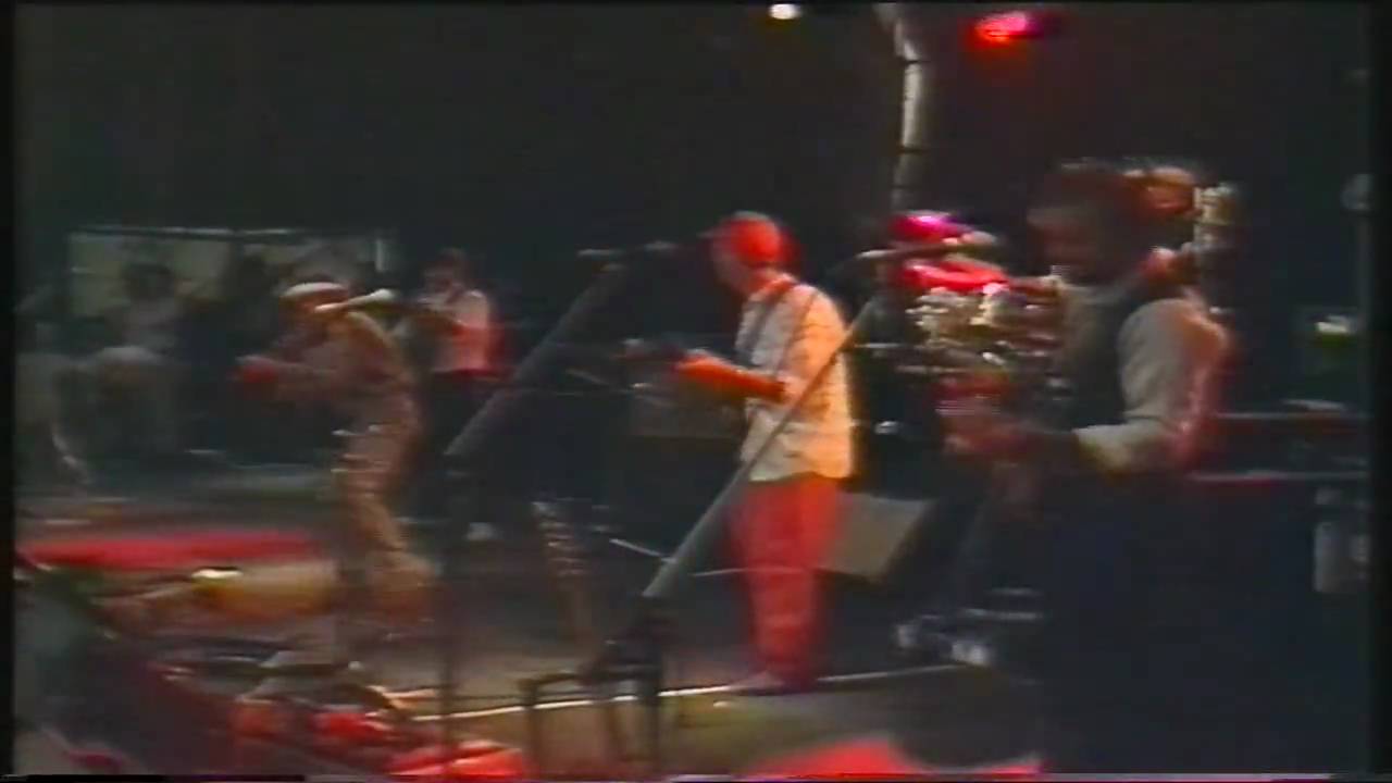 Fairport Convention - The Hen's March Through The Midden / The Four Poster Bed