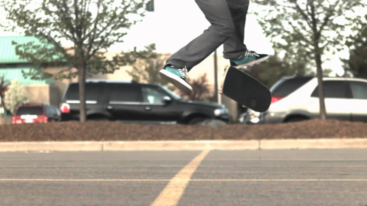 Skateology: 360 flip (1000 fps slow motion)