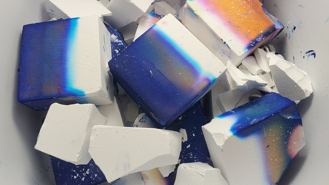 HALF DYED BLUE BSN GYM CHALK CRUMBLE-ASMR