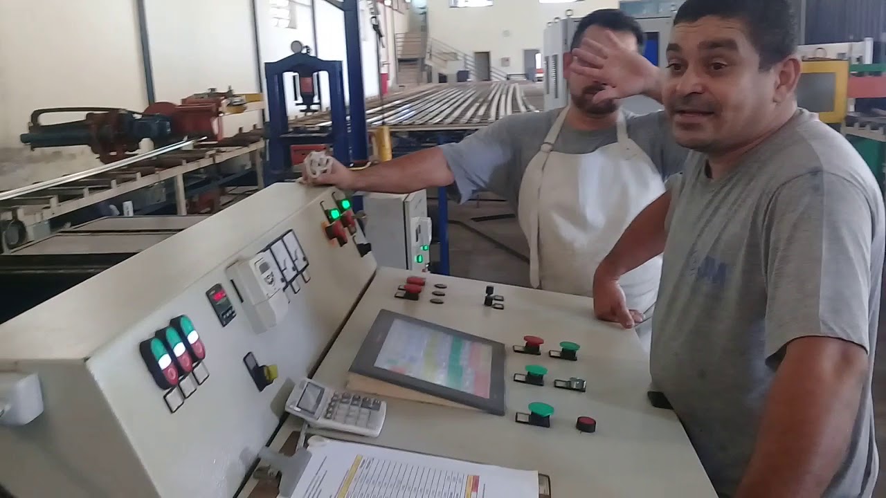 Extrusão de alumínio