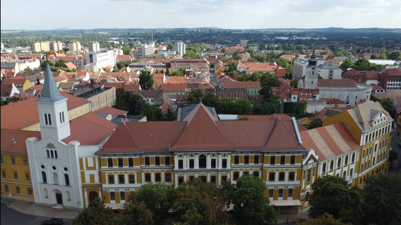Leővey Klára Gimnázium Pécs madártávlatból 