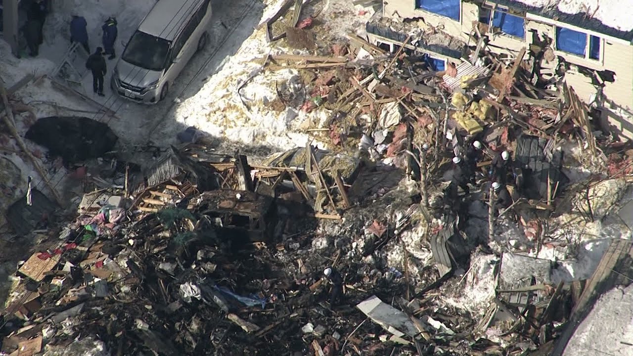 【住宅街で&ldquo;爆発火災&rdquo;】半径約130メートルの範囲で約40棟の建物に被害&hellip;男女4人ケガ・性別不明の遺体発見―ガス漏れが原因か_周辺の『集中プロパンガス』システムも調査対象に〈北海道札幌市〉