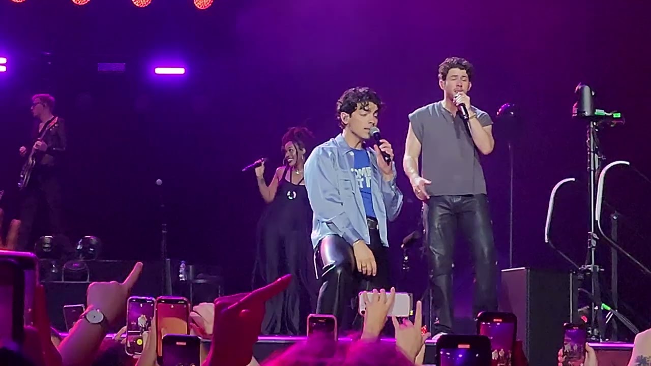 Summer Baby - Jonas Brothers Sydney N2