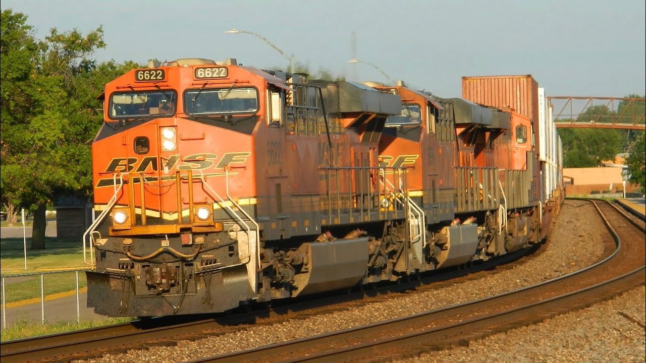 Railfanning Massive BNSF Freight Trains in Fort Madison Iowa! (Part 6) 7/30/23