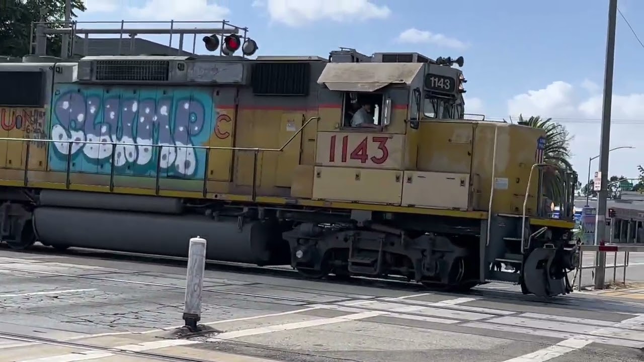 1143 UNION PACIFIC LIGHT POWER MOVE TORRANCE LOCAL IS PASSING BY AT 12:56 PM. :) #fyp #foryoupage 
