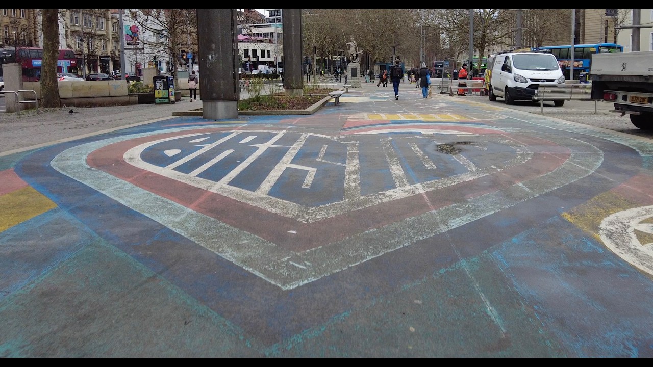 The art is looking shabby. Bristol walk 6th March am   4K
