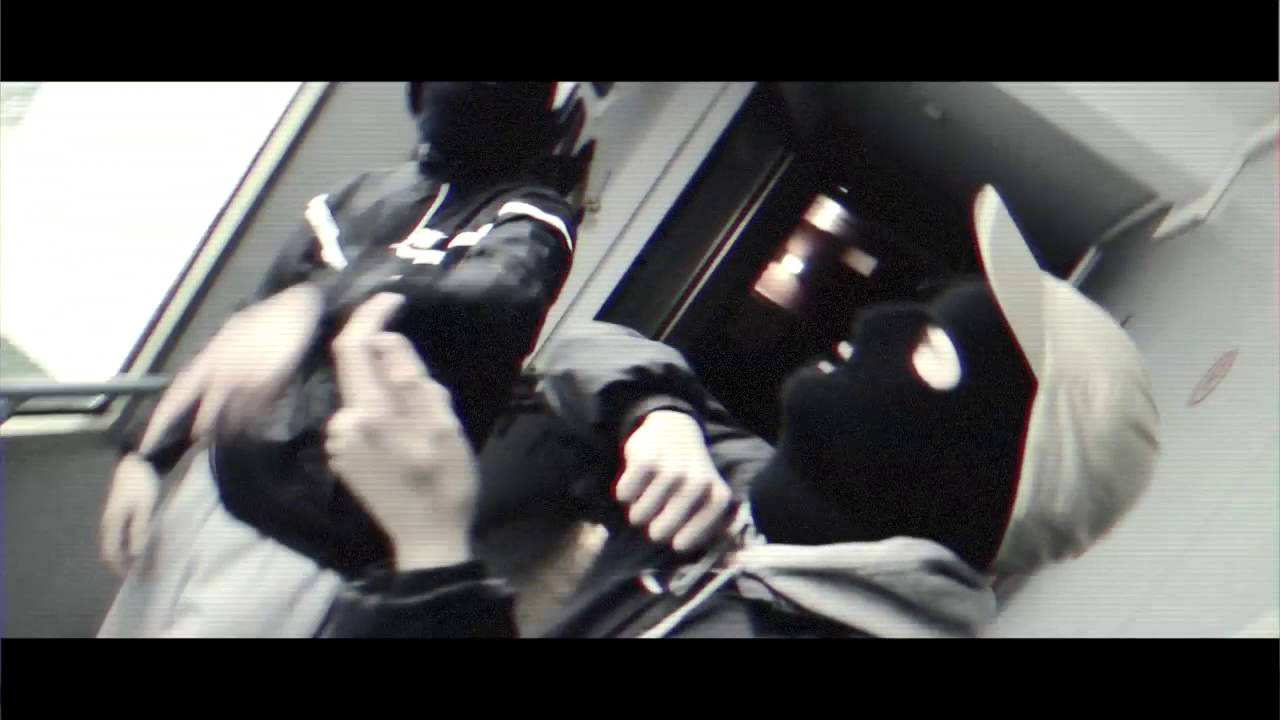 CHAPO102 -  AN DEN SCHIENEN