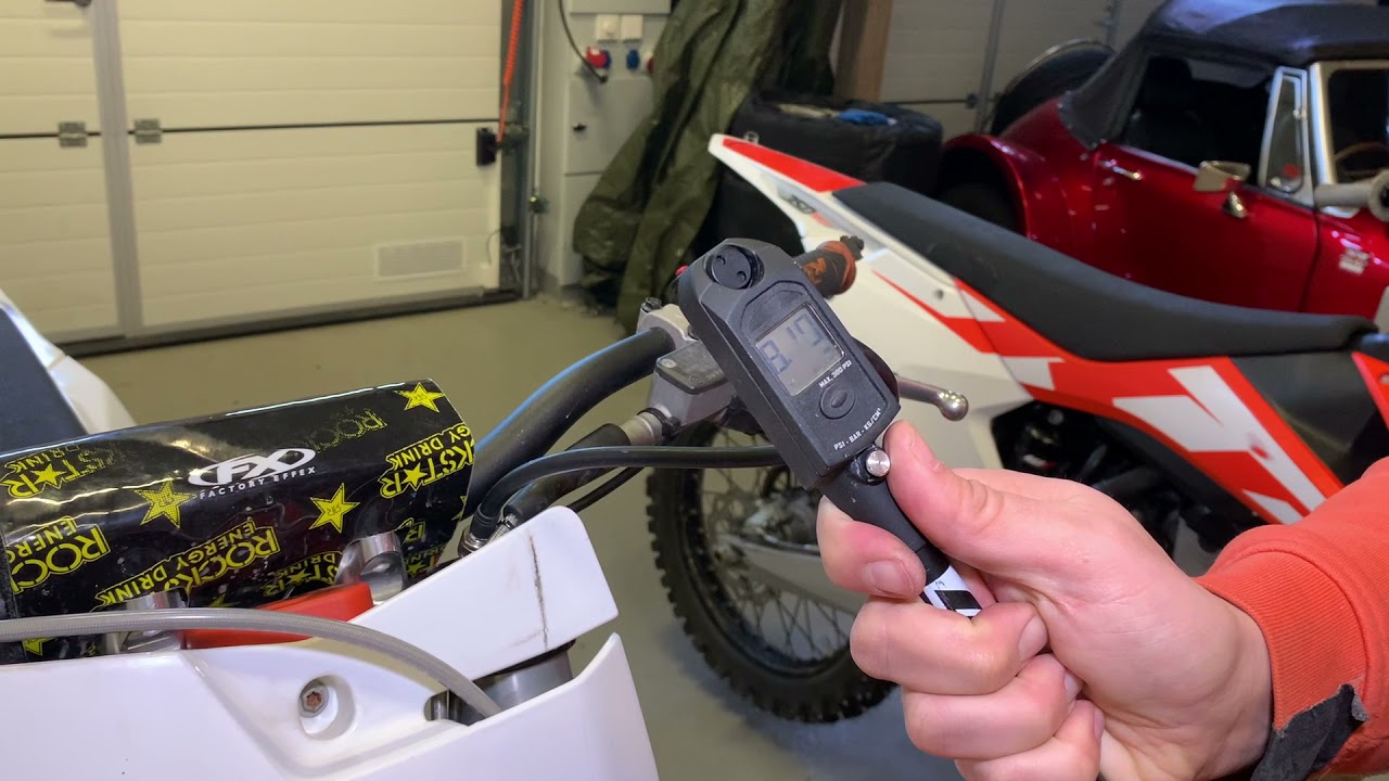 KTM 125 SX 2016, valmistelut ekaan ajoon, 27.3.2021