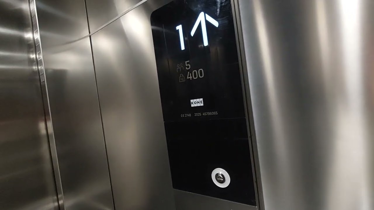 2 2025 KONE lifts in a 8 story building in Reus