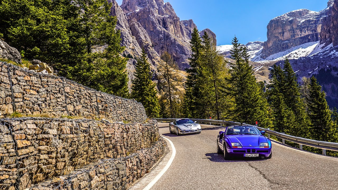 Young & OldTimer kurven in den Dolomiten