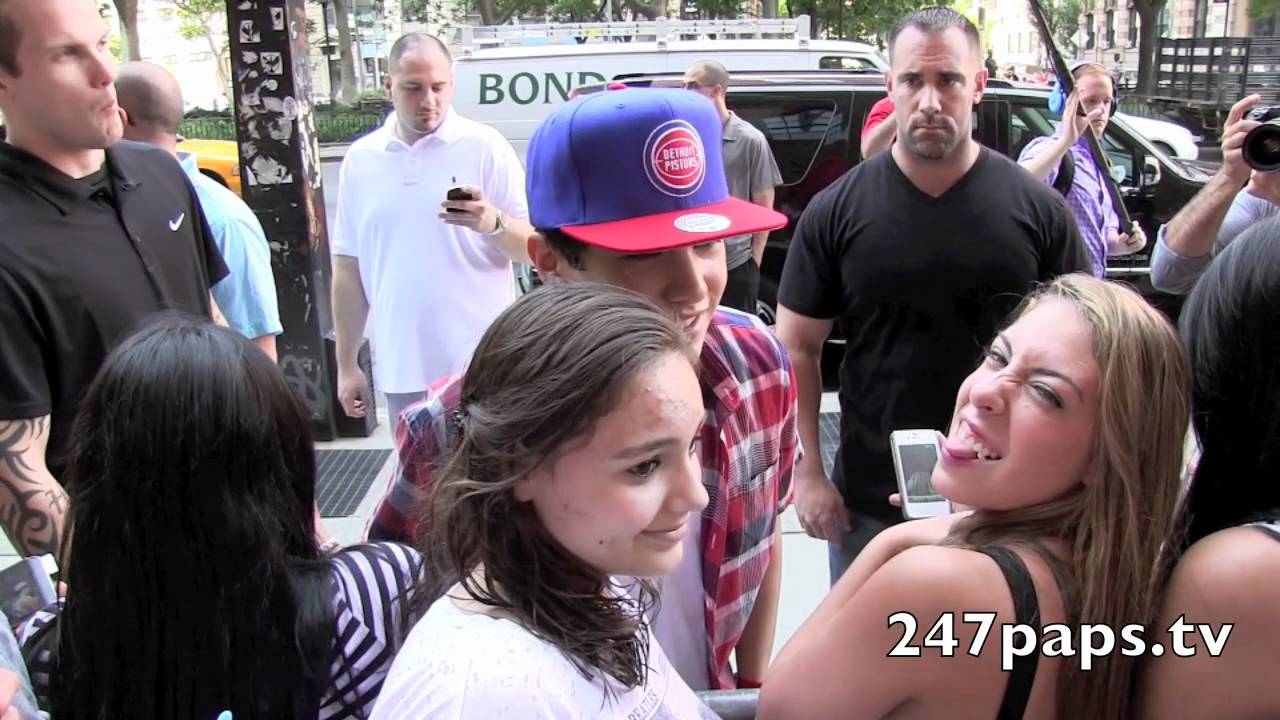 Austin Mahone at the Z100 Radio Station in New York City (Fan Cam)