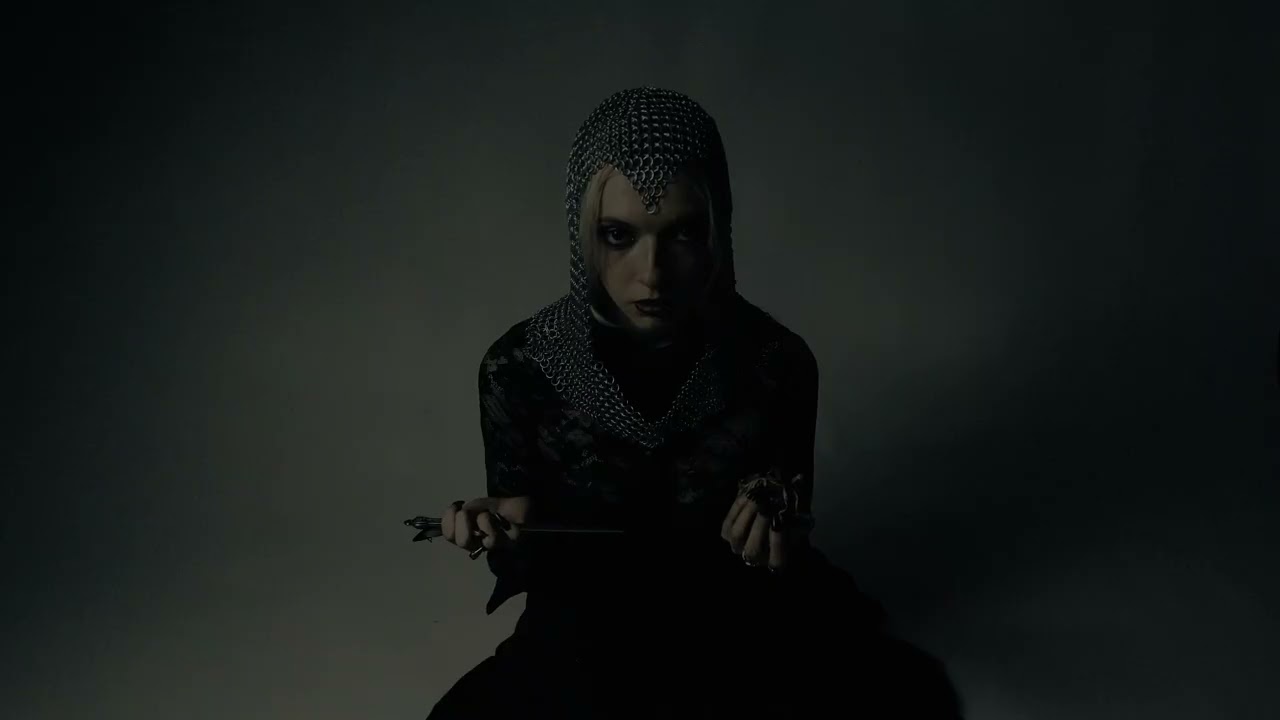 Anais Vacariu - Graves (Visualiser)