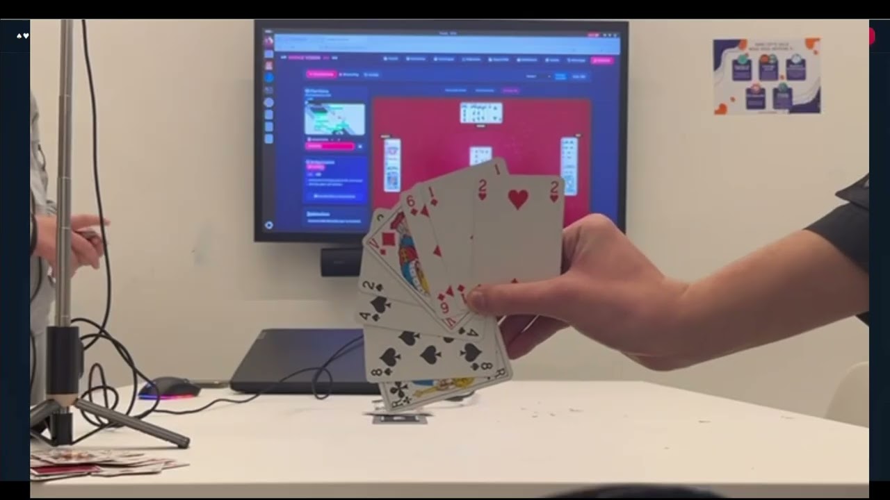 On a créé un arbitre de Bridge par IA (et il a eu du boulot...)