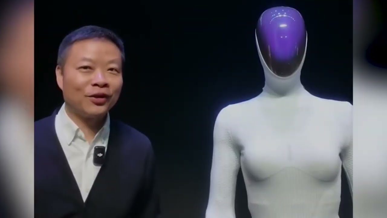 XPENG Iron Robot Just SHOCKED The World with First Public Appearance!