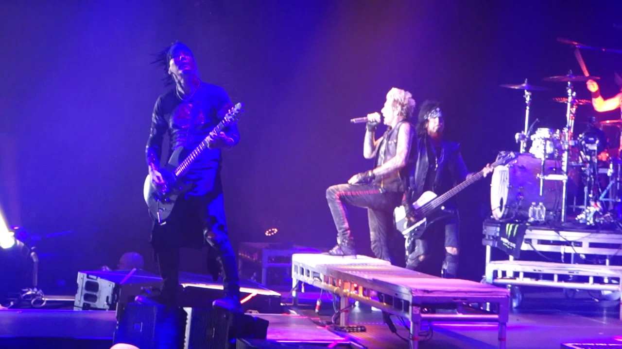 Sixx A.M. - Live 12/3/16 - Stars and Life is Beautiful