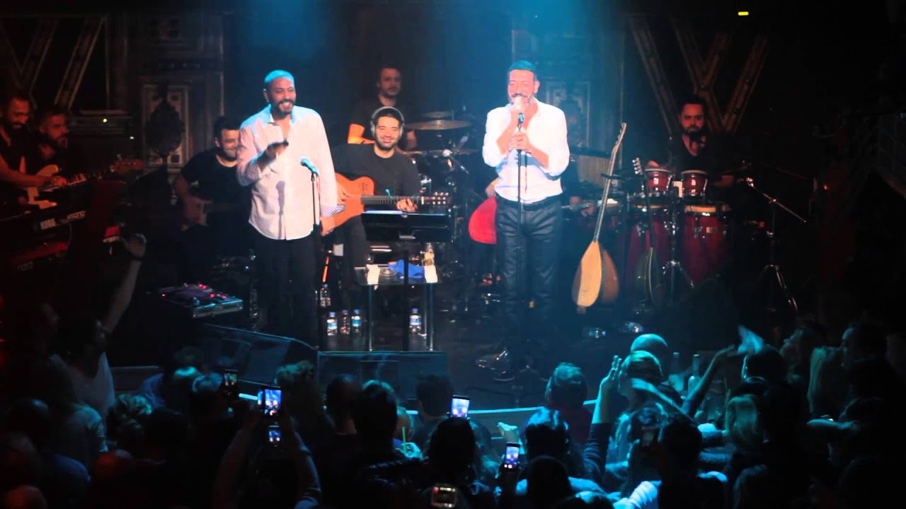 Hakan Altun & Hüsnü Şenlendirici - Yollara Taşlara @ Jolly Joker İstanbul