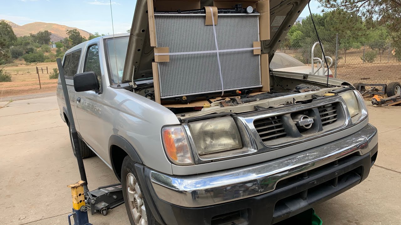How to replace a radiator on a Nissan Frontier 98-04 @elchanojose