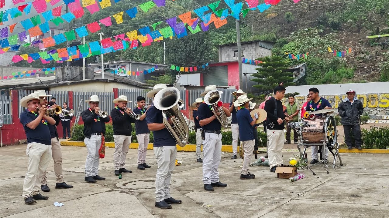 LOS MEJORES EXITOS DE LA BANDA ESTRELLA EN SAN ANDRES CHICHAYOTLA CALNALI, LA CUNA DE LAS BANDAS