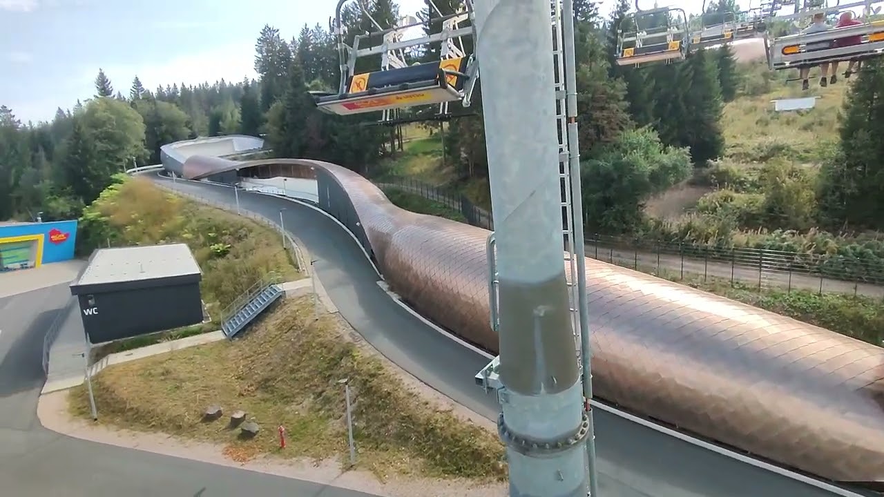 Blick von oben auf den Bikepark Oberhof (2)