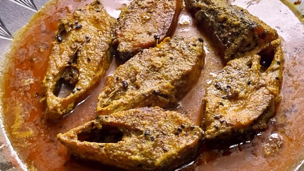 ইলিশ মাছের তেল ঝাল আর এক থালা ভাত!!