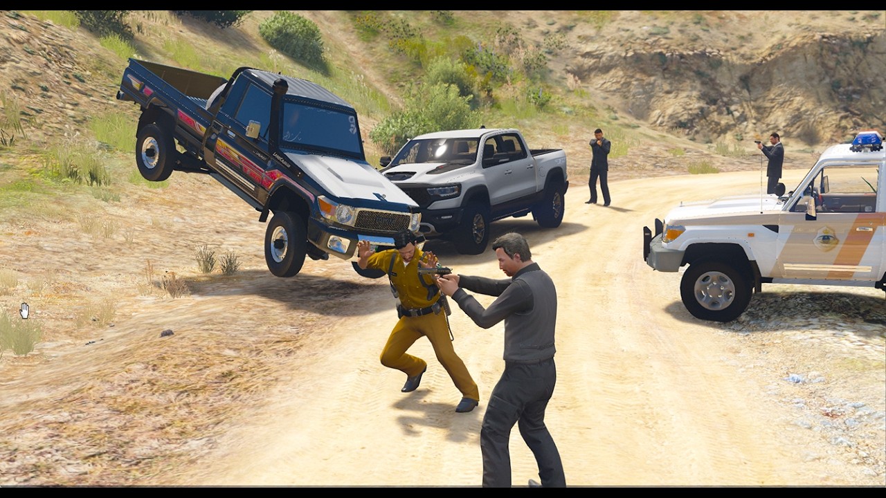 قراند 5: مهرب يفزع لشرطي بعد أن حاصرته العصابات ولاكن النهاية صادمه (التوأم) 2 :GTA V