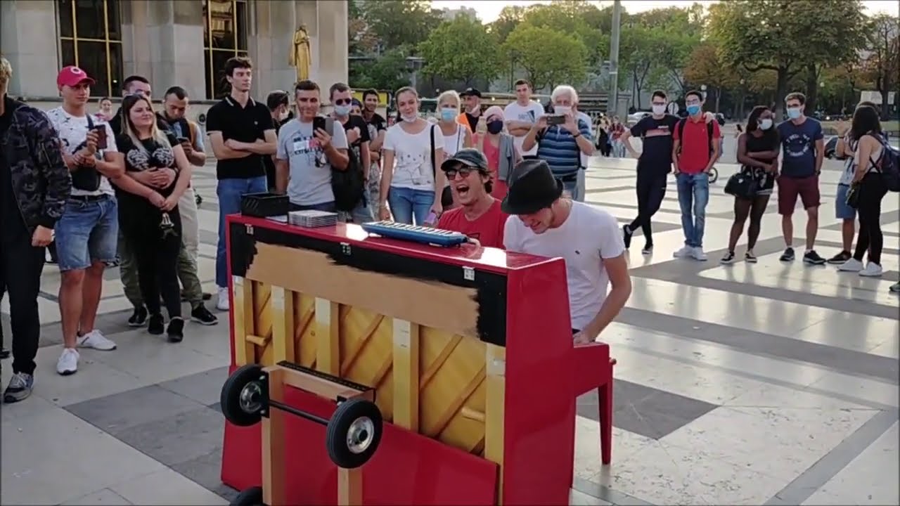 Stromae Formidable Vincent Vinel et Carl le pianiste