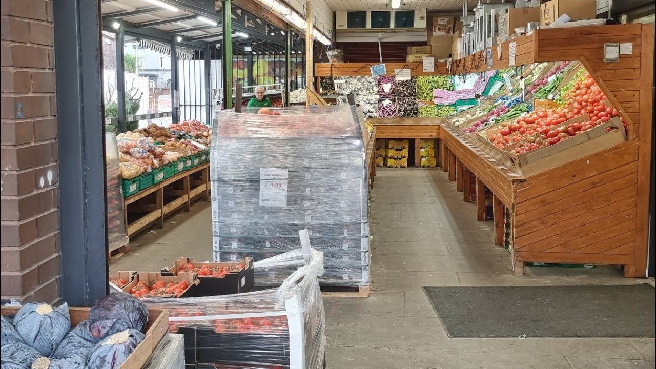 Ling in uk🇬🇧 :Vlogmas#2022|| The Biggest African Market in Liverpool|| food is gold in Uk