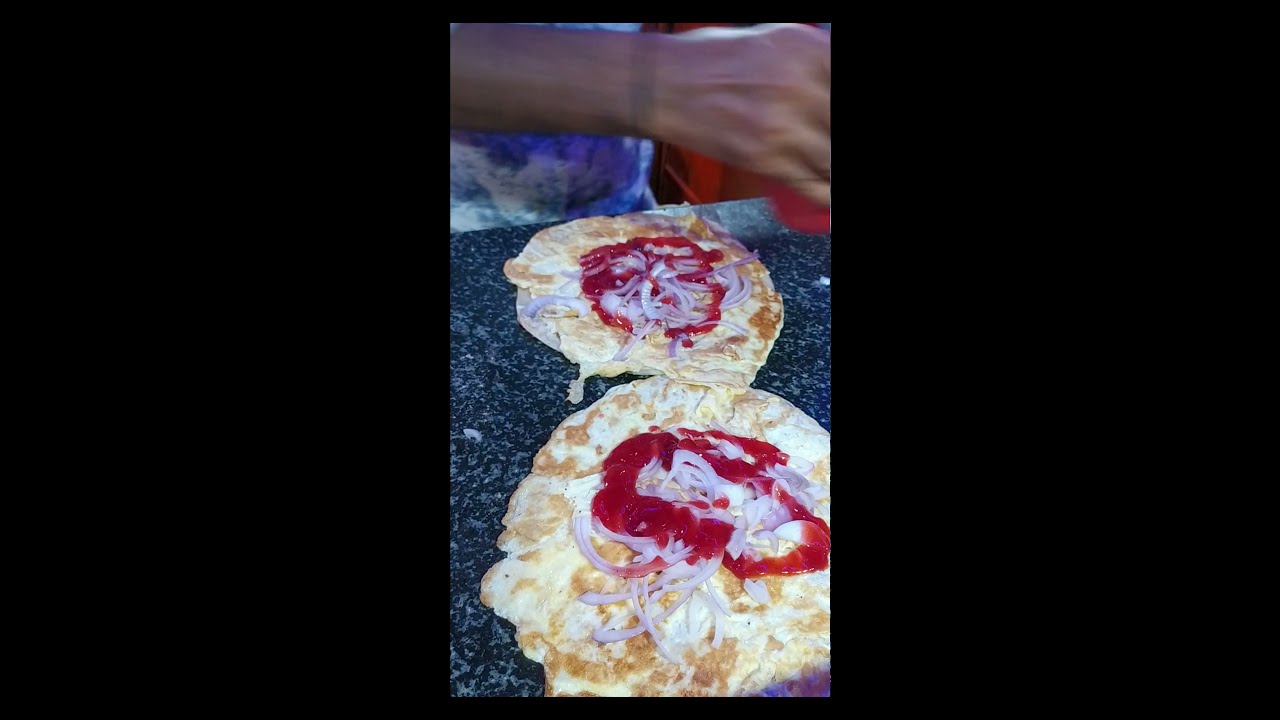 Kolkata famous katti roll in benglore| chicken roLL|||the bong box|| by ashim basuri