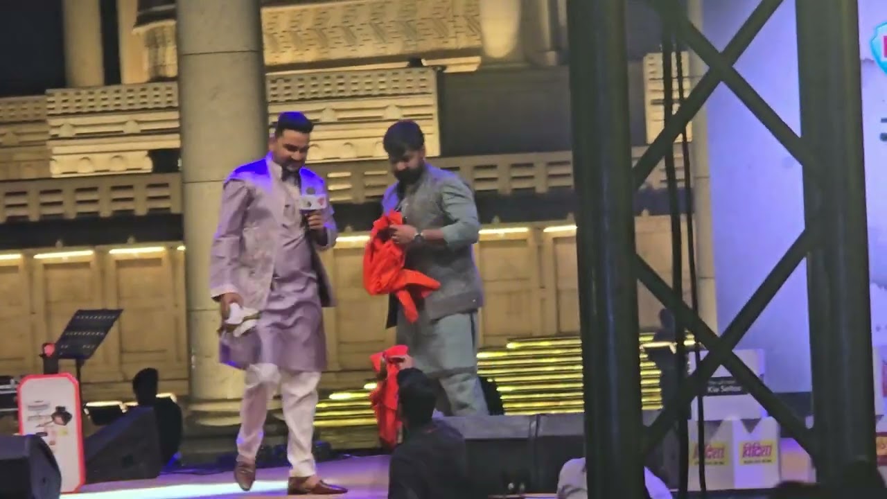 #pawansingh and #gunjansingh #live at #drbhimraoambedkar park #lucknow #aajtaksocial 