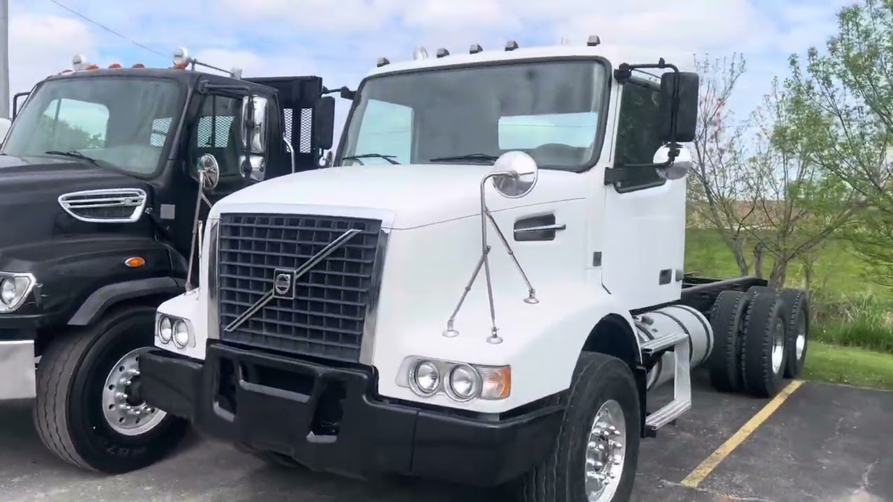 2011 Volvo VHD - D13 - 475 HP - Allison 4500RDS - 36k Miles