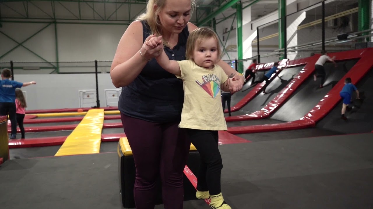 Wypad Akademii Turośnianki do Jumper Park Trampolin.