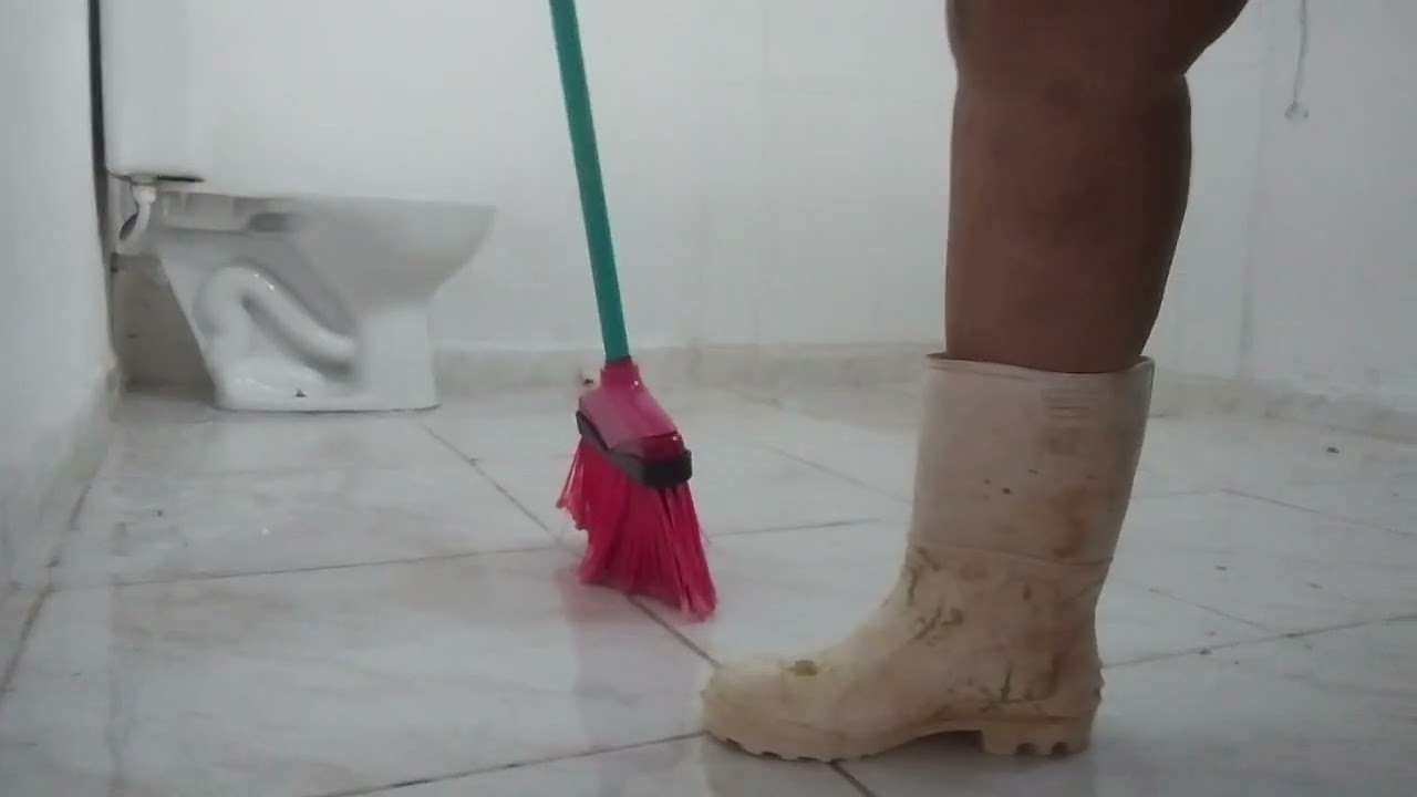Faxina pesada no carnaval